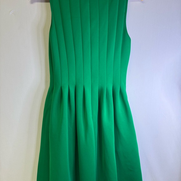 Emerald Green Sleeveless Pleated Fit and Flare Mini Dress sz 4 - Picture 3 of 7